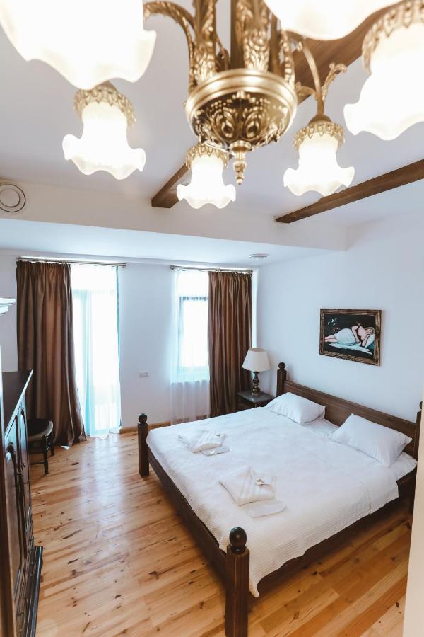 Hotel Verdzi Koutaïssi Extérieur photo
