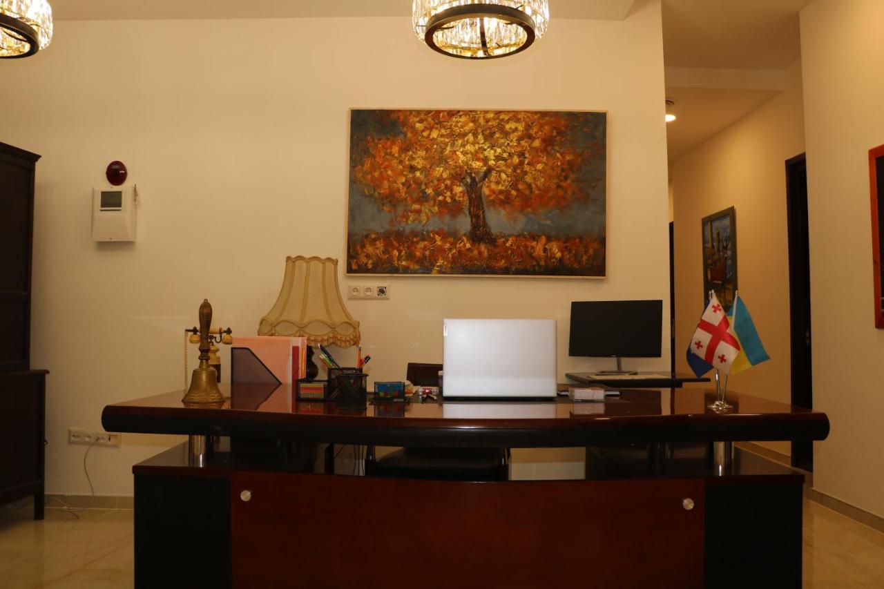 Hotel Verdzi Koutaïssi Extérieur photo