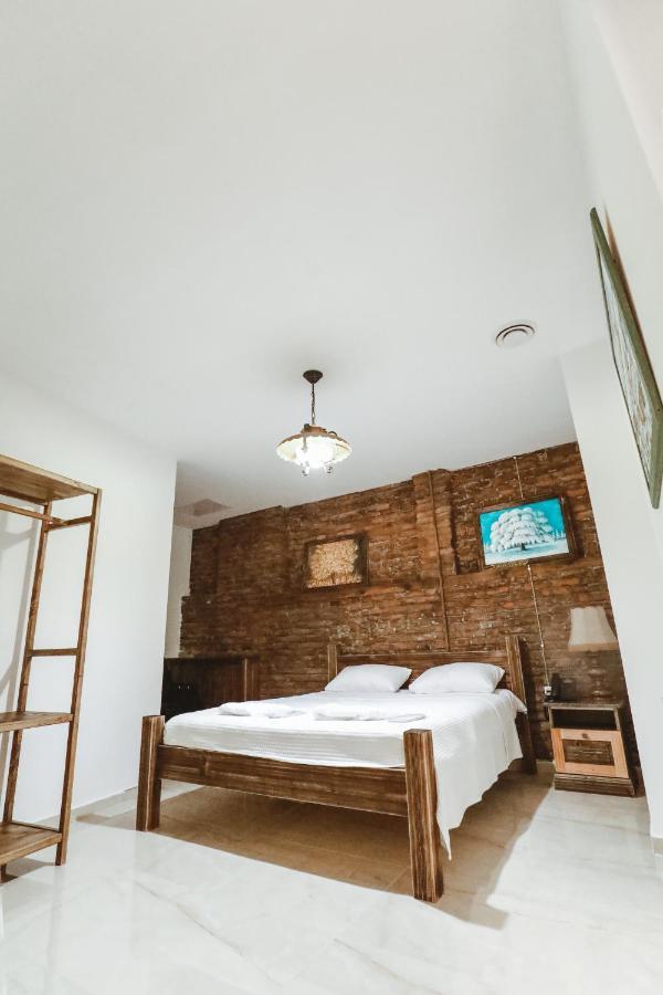 Hotel Verdzi Koutaïssi Extérieur photo