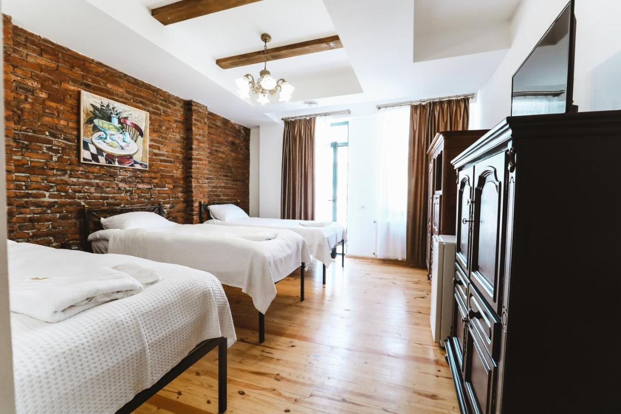 Hotel Verdzi Koutaïssi Extérieur photo