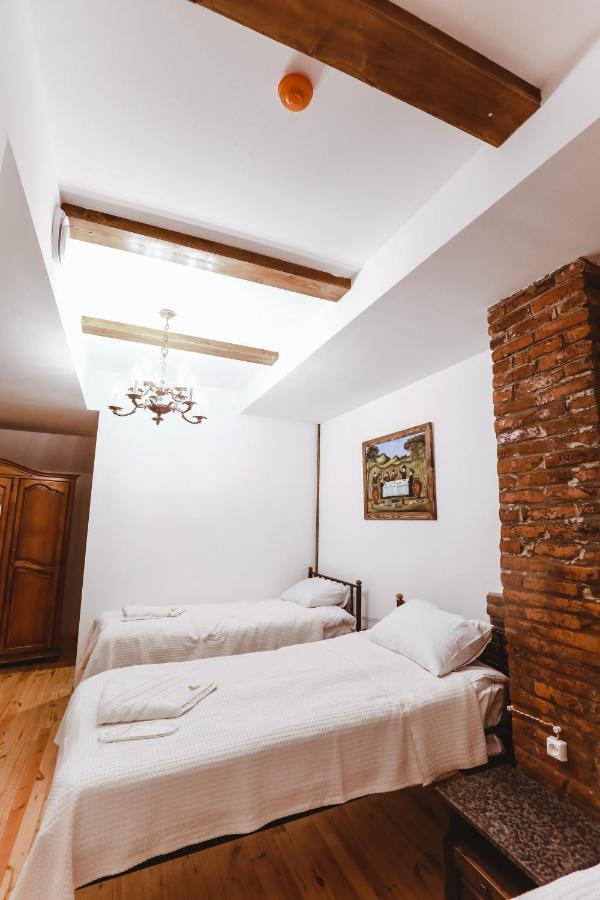 Hotel Verdzi Koutaïssi Extérieur photo